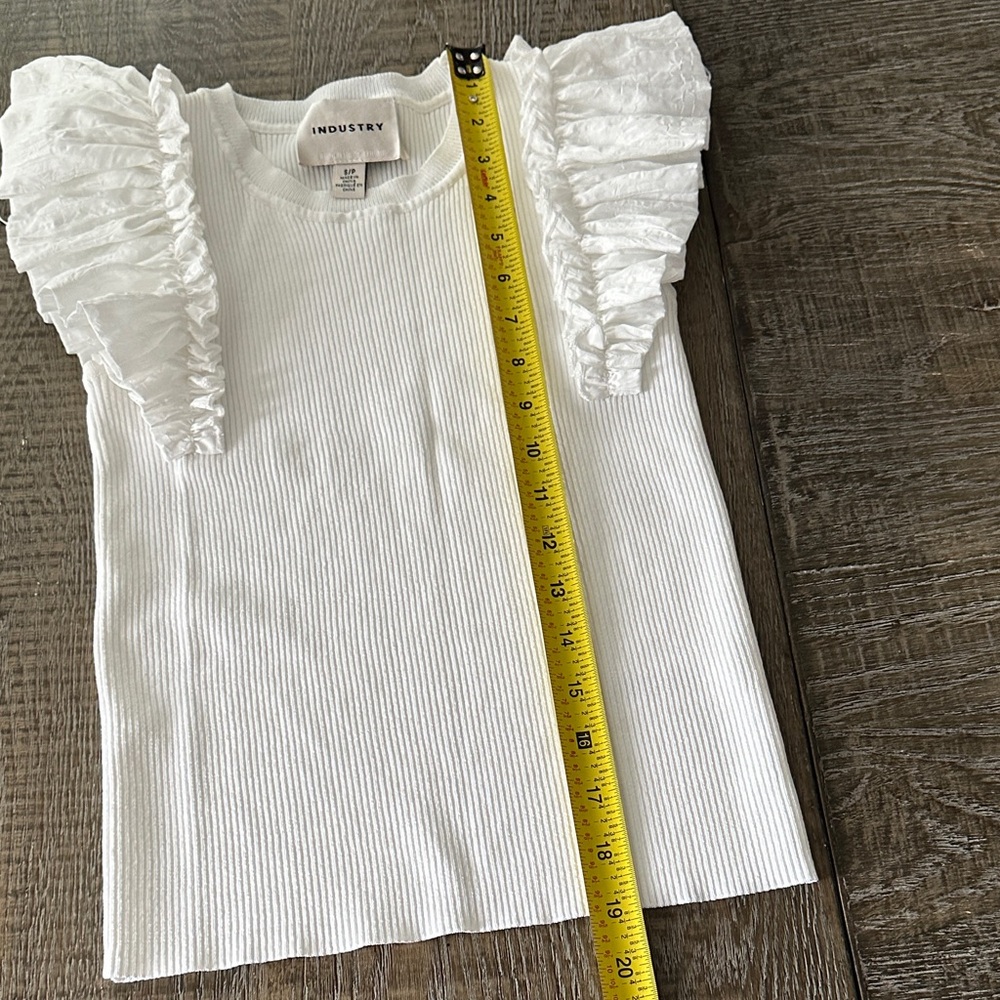 NWOT White Ruffled Sleeve Ribbed Top - Picture 9 of 9